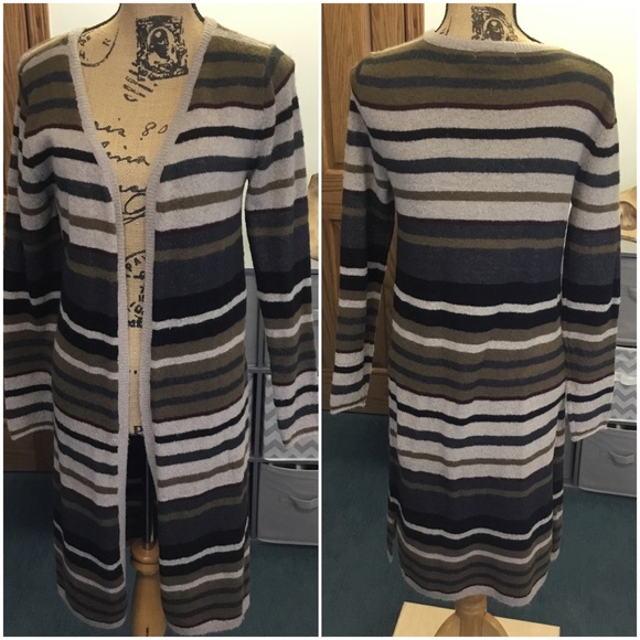 No Comment Sweater - Picture 2 of 3